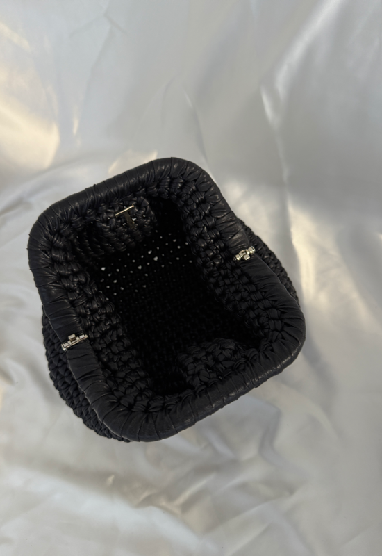 Black amor bag| תיק סרוג שחור